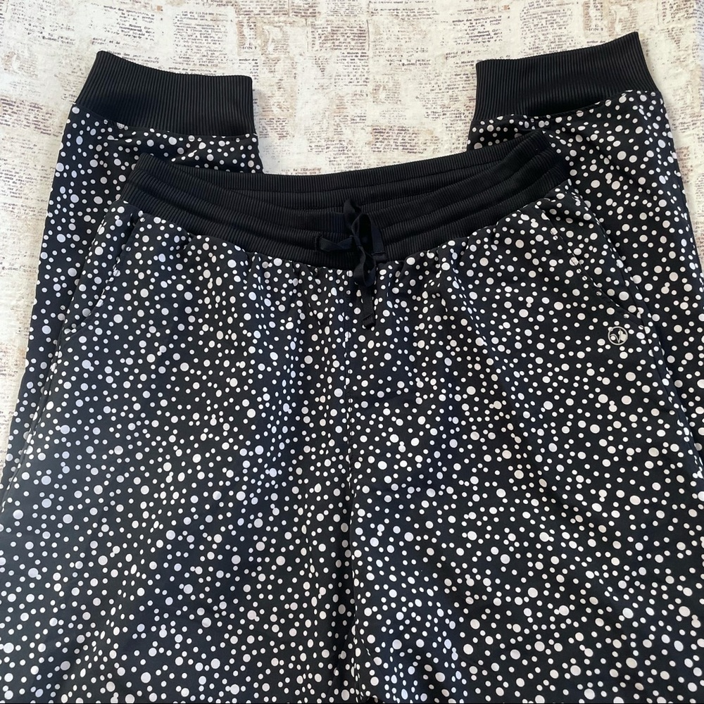 Vigo Athletics black pans great condition size L side pockets ,inseam 28”,38”L